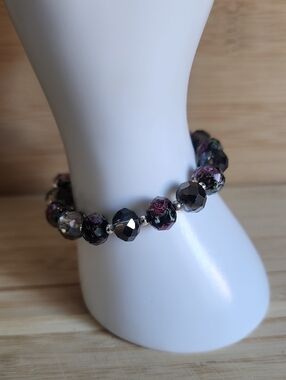 🆕️Elegant Black Faceted Bead Bracelet with Floral Accents